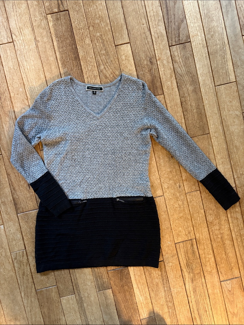 Two-Tone V-Neck Sweater Dress - Gray & Black